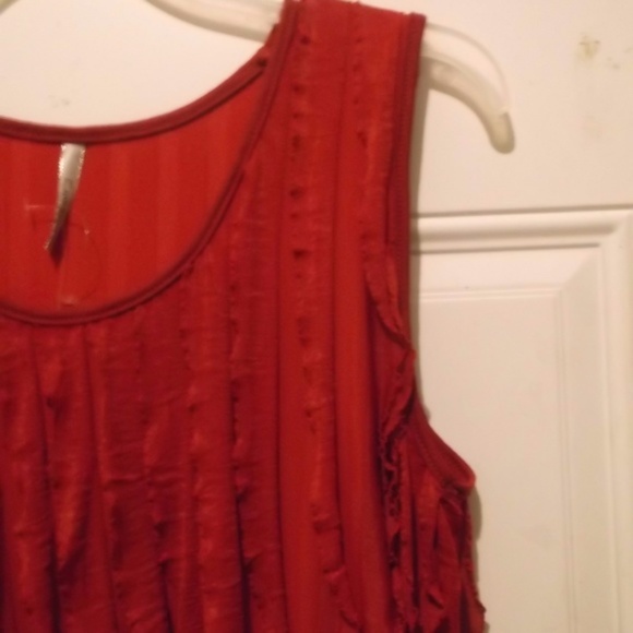 Red Ruffle Top * NWT - Picture 3 of 8